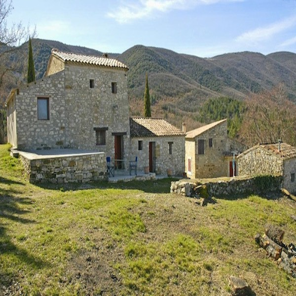 Offres de vente Propriete Céreste 04280