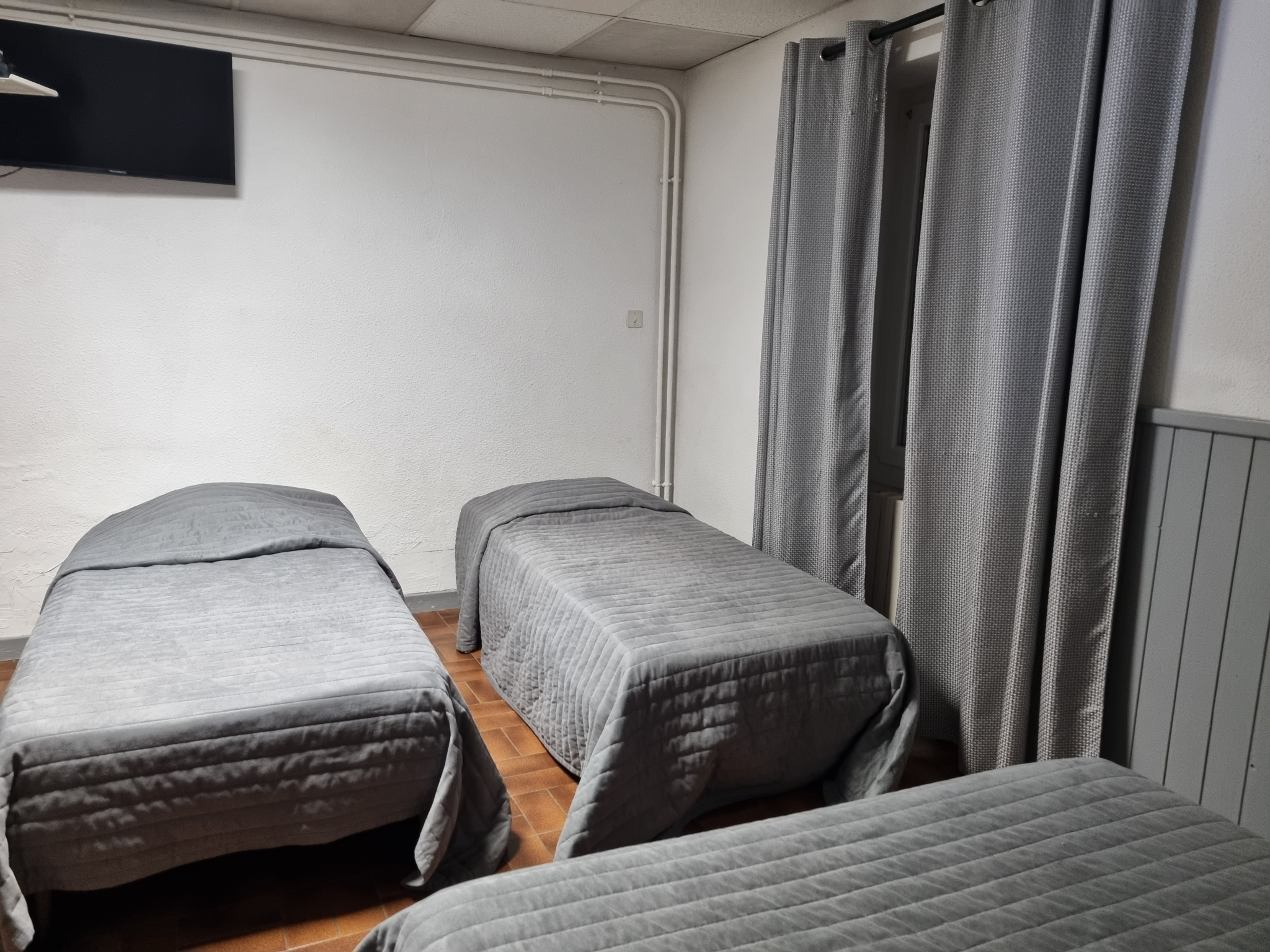 Image_25, Murs et fonds de commerce, Saint-Julien-du-Verdon, ref :2300-2301-26