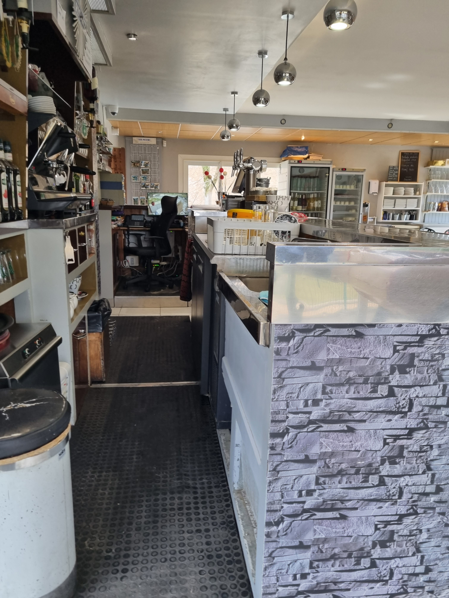 Image_16, Murs et fonds de commerce, Saint-Julien-du-Verdon, ref :2300-2301-26