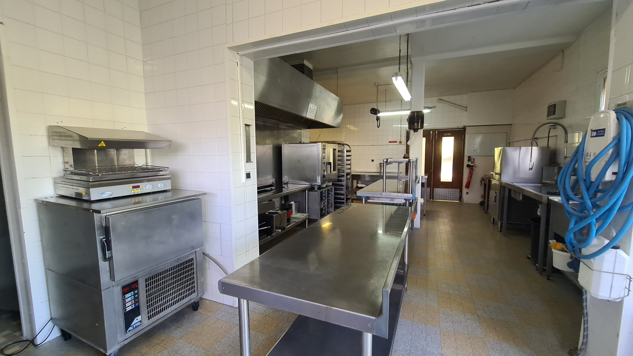 Image_19, Murs et fonds de commerce, Forcalquier, ref :2298-2299-26