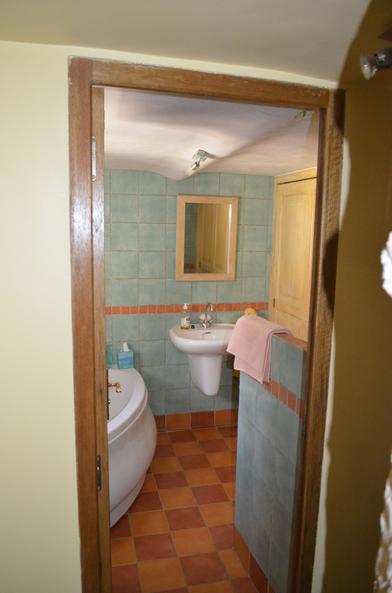 Image_21, Murs et fonds de commerce, Moustiers-Sainte-Marie, ref :2169-2170B2025