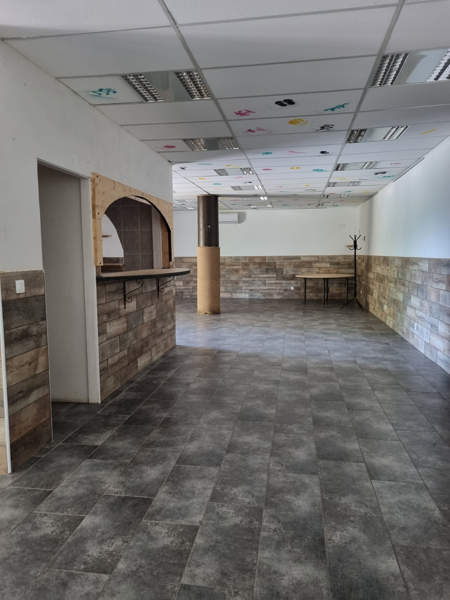 Image_5, Local commercial, Pierrevert, ref :2150-25b