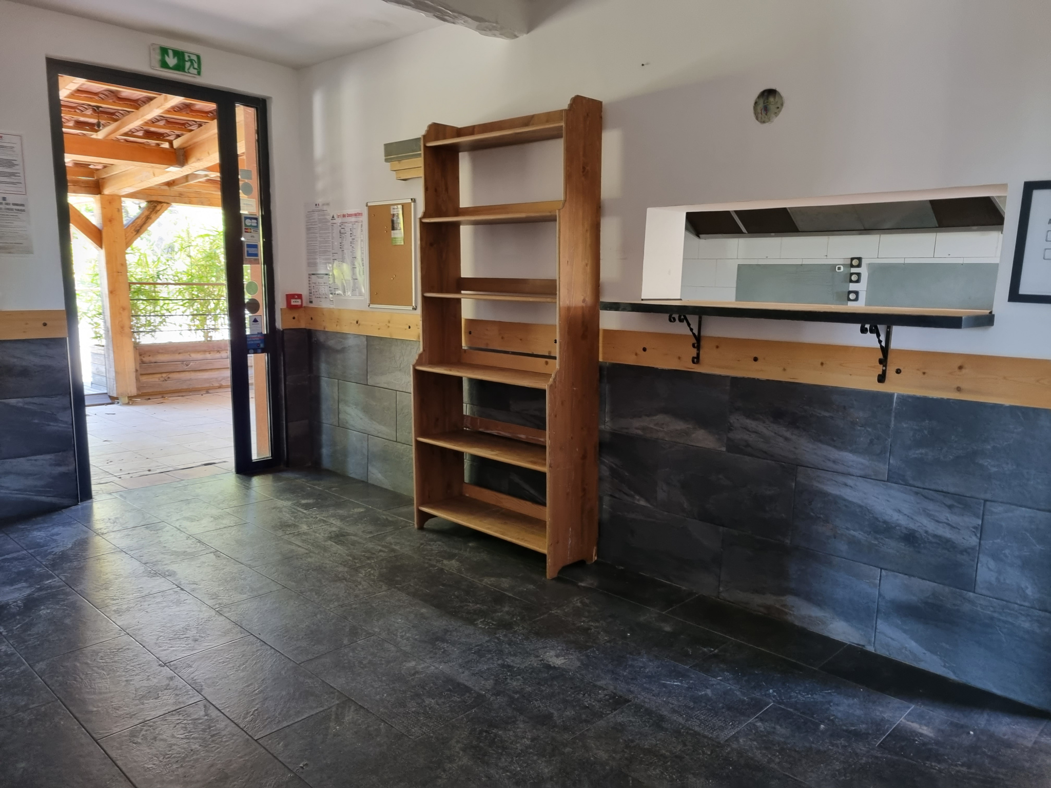 Image_10, Local commercial, Pierrevert, ref :2150-25b